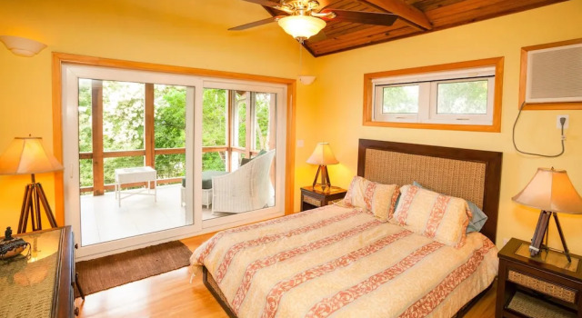 Incredible Ocean Views From Both Sides Of This Hill Top Home, Prenota Appartamento Hotel a Roatan con piscina, Piscina