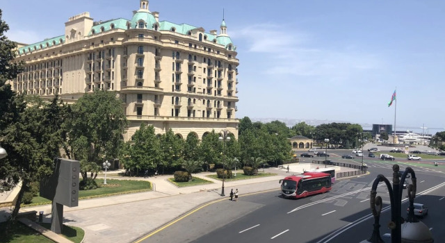 Apartment with Sea and F1 view, Забронировать Апартаменты/квартира Отели в центре Баку, в центре