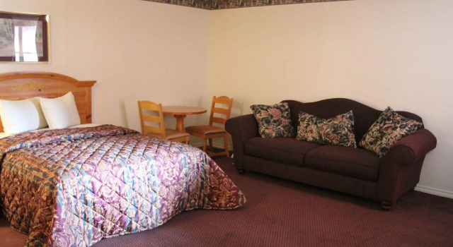 Lakeside Inn & Suites by OYO Mathis I 37