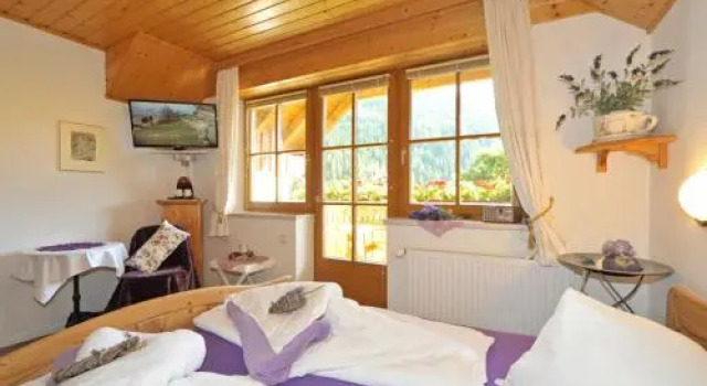 Haus Lindenkreuz, Rezerwuj Hotel Bad Kleinkirchheim 