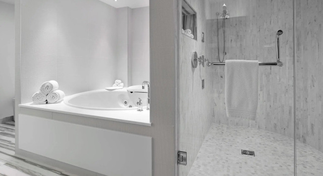 Четырёхместный номер Standard Renaissance Edmonton Airport Hotel