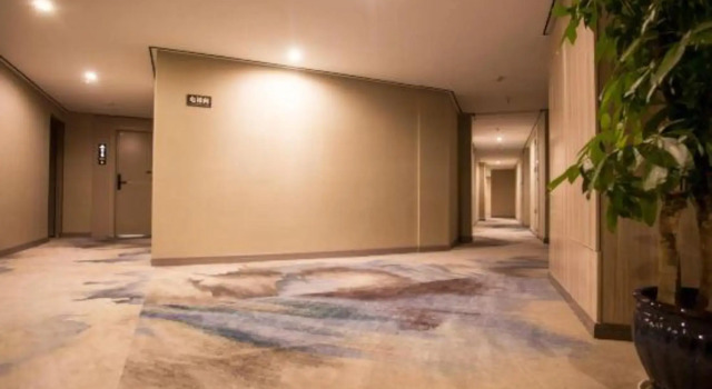 Crown International Business Hotel