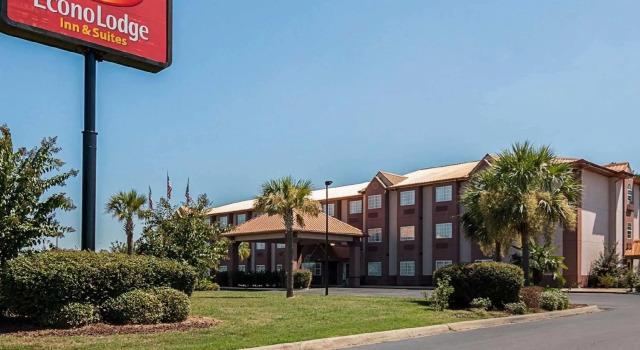 Кровать в общем номере Econo Lodge Inn & Suites Natchitoches