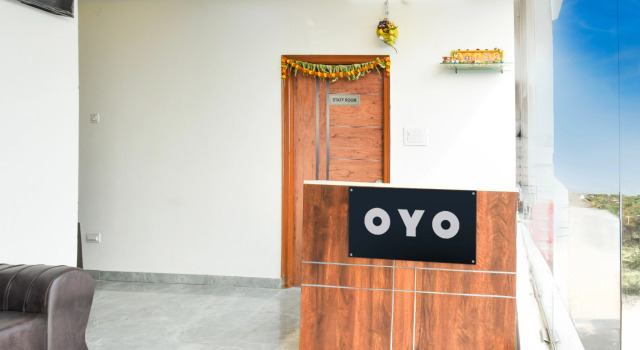 Hotel O by OYO TKR Hotel Kanakadurga, Rezerwuj Hotel Hajdarabad 