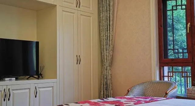 Двухместный люкс с балконом Floral Hotel No.1 Villa Tiny West Lake