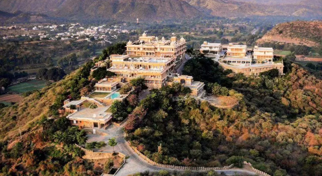 Номер Superior Fateh Garh Resort by Fateh Collection