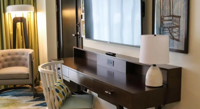 Двухместный номер PELOTON WELLNESS Canopy By Hilton Charlotte SouthPark