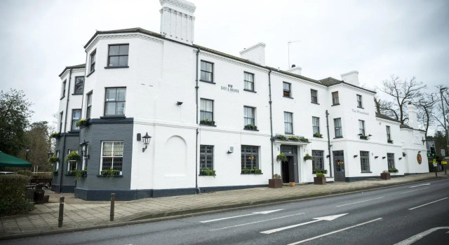 Wheatsheaf Hotel by Chef & Brewer Collection, Prenota Hotel Egham Surrey