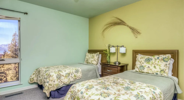 Panorama View Lodge with Stunning Lake Views by RedAwning, Забронировать Отель Саут-Лейк-Тахо South Lake Tahoe Area, рядом с Чемпионат мира