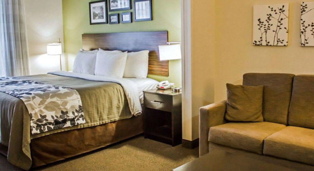Express Inn & Suites
