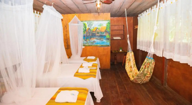 Бунгало Avatar Amazon Lodge & Canopy Park