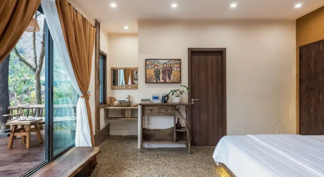 Номер Luxury AiLee Villa & Hotel Tamcoc