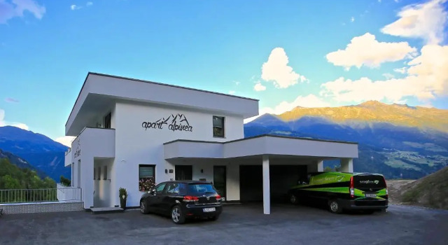Apart Alpinea, Rezervovat Hotel Hotely v Tyrolsko s parkováním, Parkování