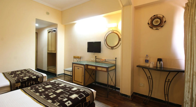 Двухместный номер Deluxe Hotel Gurukripa