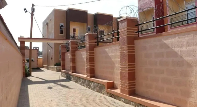 Апартаменты с балконом Kampala - Apartment - Sleeps 4 - Parking