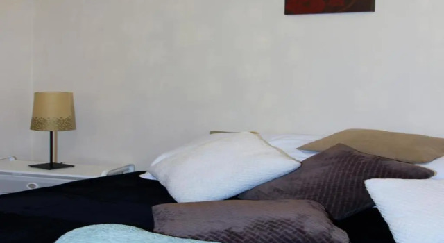 Апартаменты Edinburgh City Center Coady Apartment SLEEPS 5 FREE CAR PARK SPACE