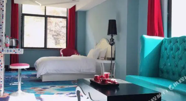 Pengba Shilixiang Hotel, Rezervovat Hotel Luding Sichuan