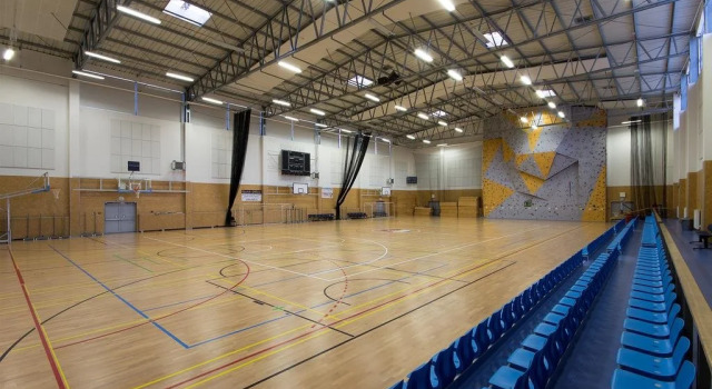 Sportovní hala Radotín, Rezerwuj Hotel Hotele w Píkovice z basenem, Basen