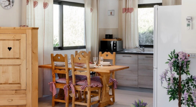Gite le Charme, จอง โรงแรม Les Moussieres Jura