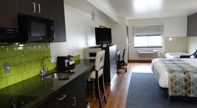 Студия Deluxe Duchesne Inn Extended Stay