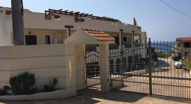Villa Esmie | Exclusive Development Zambrone, Varaa Villa Zambrone Calabria