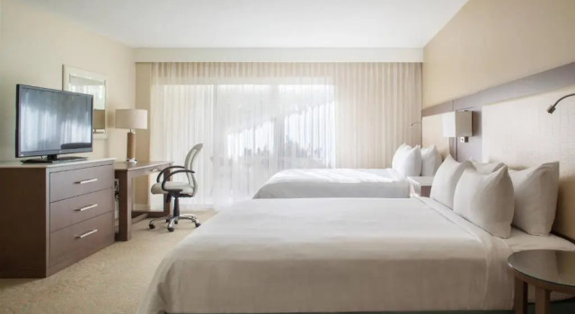 Четырёхместный номер Standard Fort Lauderdale Marriott Pompano Beach Resort