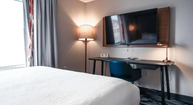 Люкс Fairfield Inn and Suites by Marriott Indianapolis/ Noblesville