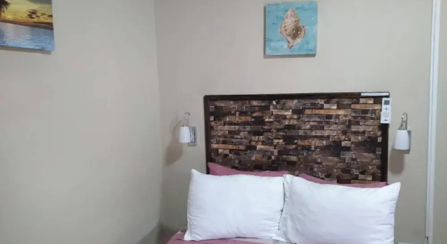 Апартаменты с балконом Beautiful 1-bed Apartment in Saint George's