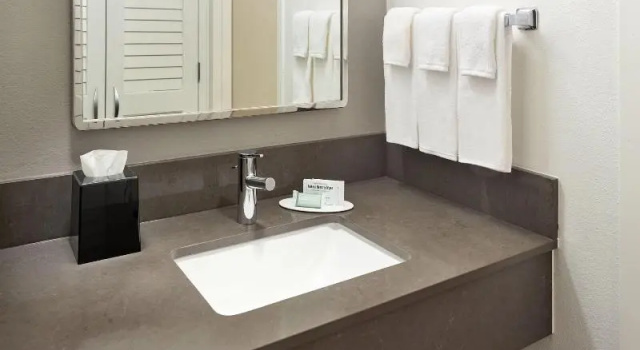 Четырёхместный номер Standard Courtyard by Marriott Atlanta Executive Park/Emory