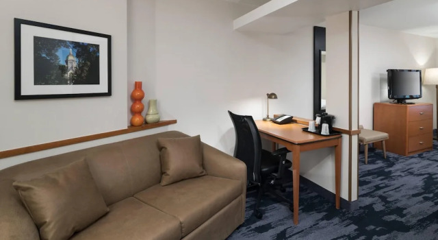 Люкс Fairfield Inn & Suites South Bend at Notre Dame
