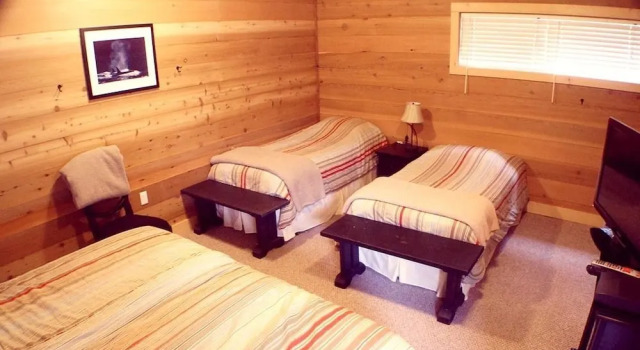 Reel Obsession Fishing Lodge Vancouver Island- All Inclusive, Prenota Hotel Zeballos 