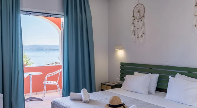 Christina Beachfront Rooms By Hotelius, Забронировать Отель Отели периферии Ионических островов с парковкой, Парковка