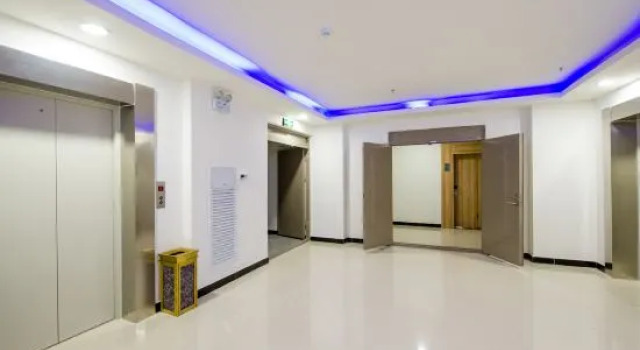YiHeKangYang Hot Spring Hotel, Rezerwuj Hotel Hotele w Chifeng z parkingiem, Parking