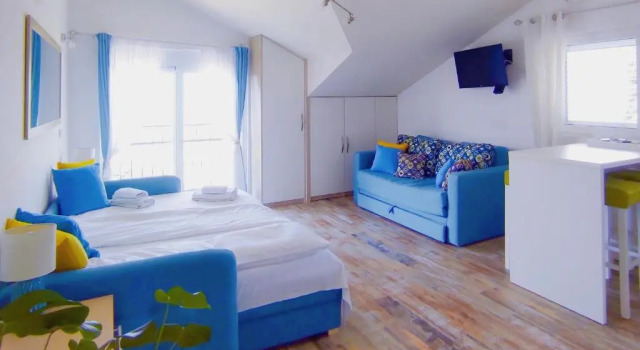 Студия Bayview Studio Apartment