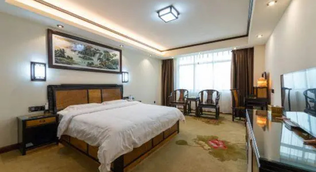 Xingfuting Zijiang Pearl Hotel