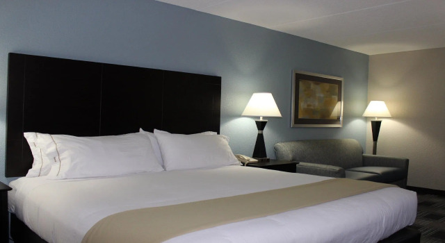 Двухместный номер Standard Holiday Inn Express Forsyth by IHG