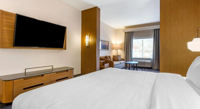 Люкс Fairfield by Marriott Inn & Suites Sandusky