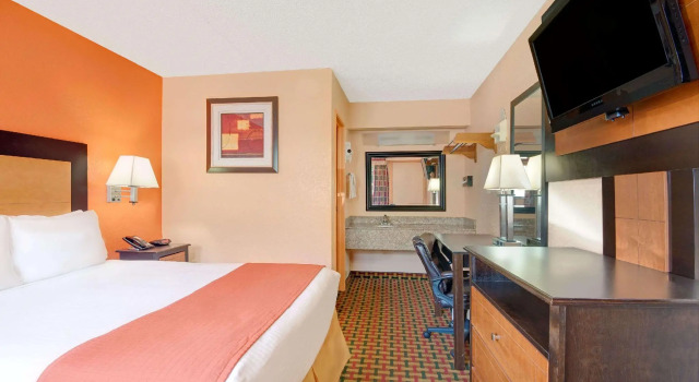 Двухместный номер Standard Days Inn by Wyndham Independence
