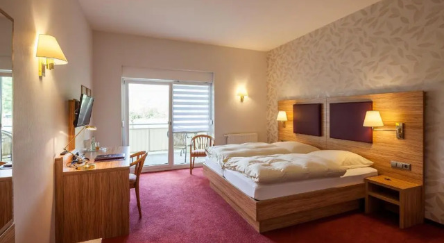 Hotel Pfaffenhofen, Забронировать Отель Швабенхайм-на-Зельце земля Гессен