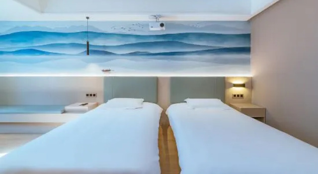 Люкс Deluxe Outai Cinema Hotel (Yinfan Branch, Tangxia Square West Road)