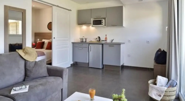 Апартаменты Comfort с балконом и с видом на море Hôtel Sampiero