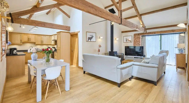 Host Stay Rupert s Barn, Varaa Lomakoti Mökit kohteessa Merseyside, Mökki
