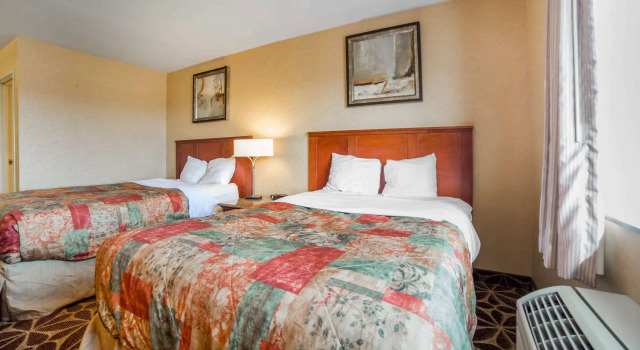 Четырёхместный номер Standard Rodeway Inn & Suites Nampa