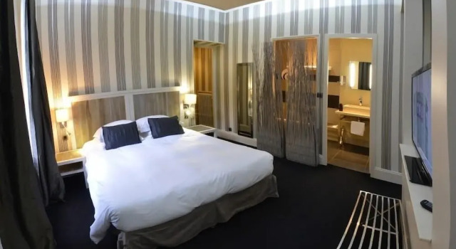 Люкс с балконом Domaine de Joinville & Spa