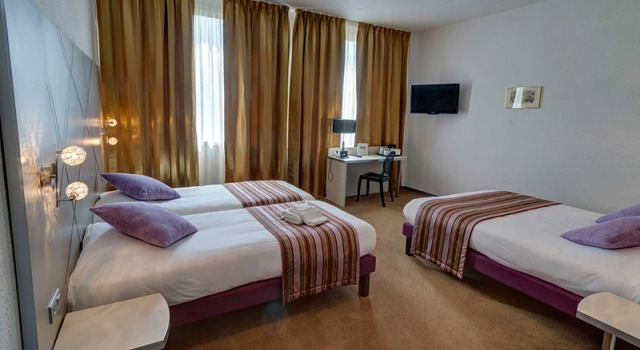 Номер Standard Hôtel Arles Plaza
