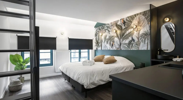 Номер Premium Secret Walls