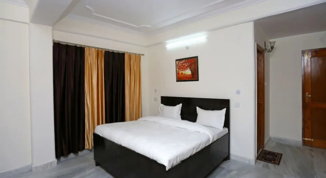 OYO 9102 Home Cozy 3BHK Near Mall Road