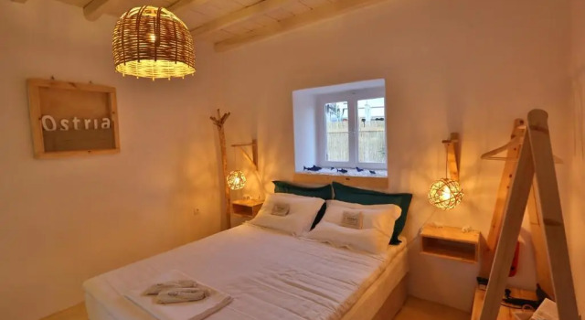 Maistrali Studio Ostria, Prenota Hotel Finikas Syros