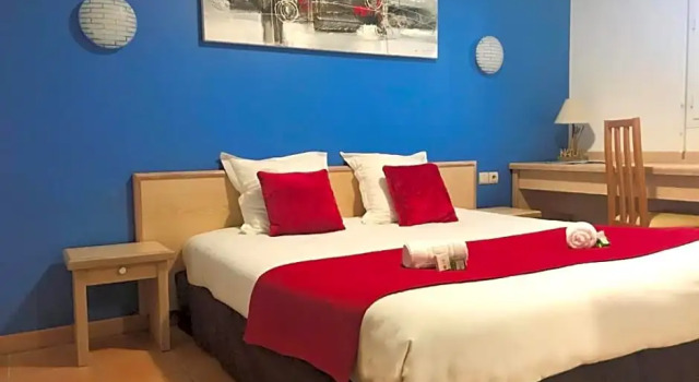 Трёхместный номер Standard с красивым видом из окна Hôtel et Restaurant Logis Le Mas de Mon Père