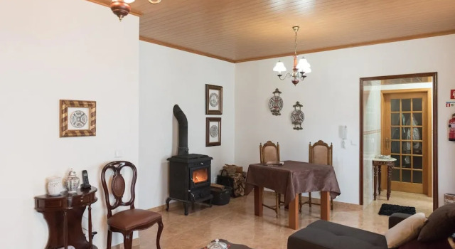 House With one Bedroom in Cinco Ribeiras, With Wonderful Mountain View, Reserva ahora Hotel Hoteles de 3 estrellas en Terceira, 3*